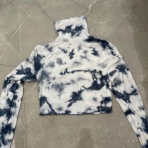 GARAGE turtleneck blue and white tie-dye